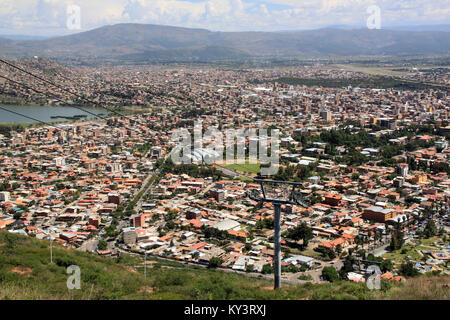 Vista dalla collina del centro di Cochabamba Bolivia Foto Stock