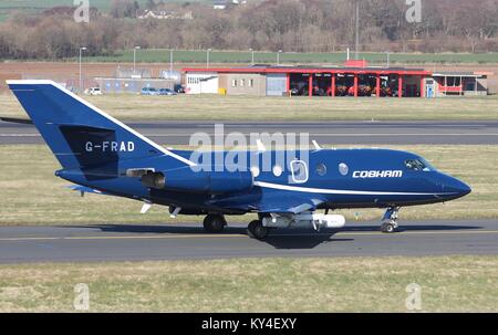 G-FRAD, un Dassault Falcon 20 azionato da Cobham Aviation Services, presso l'Aeroporto di Prestwick durante l'esercizio comune della Warrior 13-1. Foto Stock