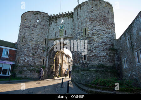 Landgate, muro di pietra ingresso alla città di segala east sussex Foto Stock