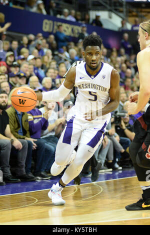 Seattle, WA, Stati Uniti d'America. Xiii gen, 2018. UW freshman guard Jaylen Nowell (5) nella actina durante una PAC12 gioco di basket tra il Washington Huskies e Stanford cardinale. Il gioco è stato giocato al Hec ed Pavilion a Seattle, WA. Jeff Halstead/CSM/Alamy Live News Foto Stock