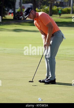 13 gennaio 2018 - Talor Gooch putts sul nono foro durante il terzo round del ventesimo anniversario del Sony Open al Waialae Country Club di Honolulu, Hawaii - Michael Sullivan/CSM Foto Stock