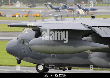 88-2102, un Lockheed HC-130N Hercules (contro il re) azionato dalla United States Air Force, presso l'Aeroporto di Prestwick in Ayrshire. Foto Stock