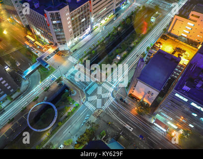 Sapporo, Giappone - Ott 1, 2017. Scena notturna di Sapporo, Giappone. Sapporo divenne famosa nel mondo nel 1972 quando vi furono tenuti i Giochi Olimpici Invernali. Foto Stock