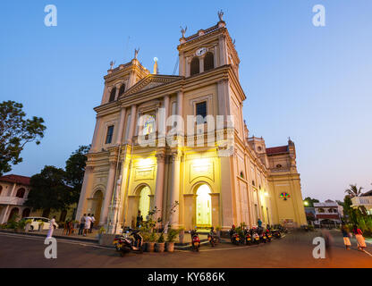 NEGOMBO, SRI LANKA - Febbraio 08, 2017: la chiesa di Santa Maria a Negombo. Negombo è una grande città situata sulla costa occidentale dello Sri Lanka isola. Foto Stock