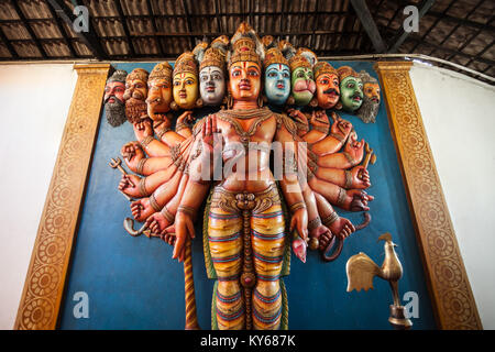 CHILAW, SRI LANKA - Febbraio 09, 2017: Munneswaram tempio è un regionale importante tempio Hindu in Sri Lanka. Foto Stock