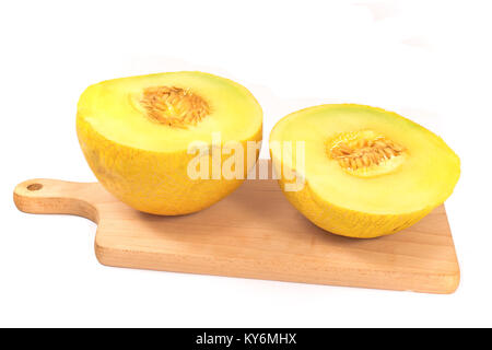 Il melone Cantalupo sul tagliere isolato su bianco Foto Stock