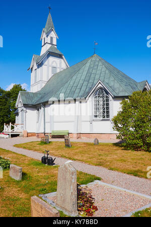 Dipinto di bianco in legno ottagonale chiesa, costruita nel tardo ottocento, Ljustero, contea di Stoccolma, Svezia, in Scandinavia.architettura Foto Stock