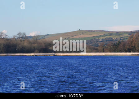 Stansfield torre sulla collina Blacko Foulridge dal serbatoio superiore, Colne, Pendle, Lancashire, Inghilterra, Regno Unito. Foto Stock