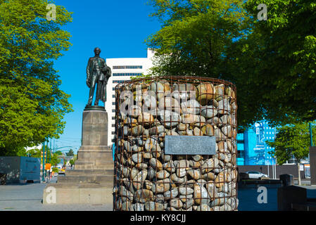 Christchurch, Nuova Zelanda - 31 Ottobre 2017 : La statua di John Robert Godley, fondatore della regione di Canterbury è collocata nella piazza della cattedrale di Christc Foto Stock