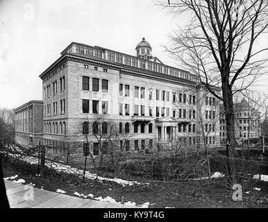 McDonald Engineering Building, McGill University, Montreal, QC, circa 1895 Foto Stock