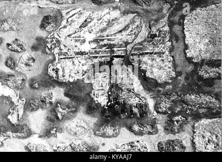 Affresco nella chiesa parrocchiale di Vaugines, Francia, che illustra temi religiosi e tecniche artistiche storiche nell'arte ecclesiastica. Foto Stock