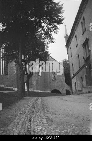 La cattedrale di Strängnäs in Svezia è una chiesa medievale conosciuta per il suo stile architettonico gotico, l'importanza religiosa e il significato storico nella cultura svedese. Foto Stock