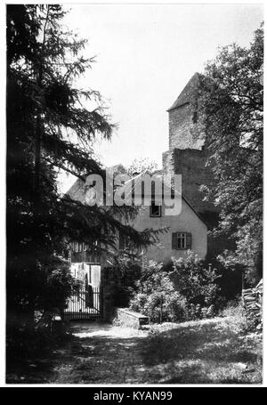 Una fotografia del 1925 di "Unser Land" che mostra Schloss Tierberg vicino a Künzelsau, Germania, scattata da Von der Trappen, che illustra l'architettura e il paesaggio regionali. Foto Stock