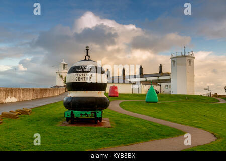 La Lucertola Lighthouse Heritage Centre si trova in corrispondenza del punto più meridionale del continente britannico in Cornovaglia, England, Regno Unito Foto Stock