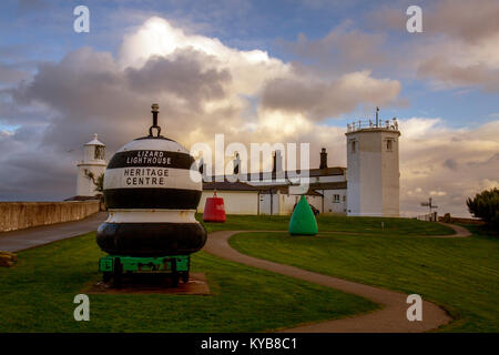 La Lucertola Lighthouse Heritage Centre si trova in corrispondenza del punto più meridionale del continente britannico in Cornovaglia, England, Regno Unito Foto Stock