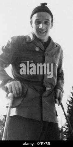 Un ritratto di Nils Täpp, uno sciatore di fondo svedese noto per i suoi successi nelle competizioni di sci nordico durante la metà del XX secolo. Foto Stock