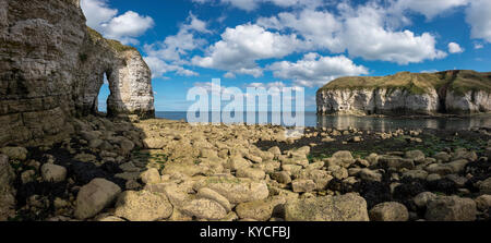 Chalk scogliere a nord lo sbarco, Flamborough, North Yorkshire, Inghilterra. Foto Stock