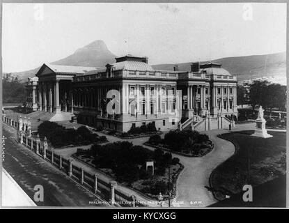 La camera del Parlamento a città del Capo, in Sudafrica, funge da sede ufficiale del Parlamento sudafricano. La struttura è riconosciuta per la sua architettura neoclassica e l'importanza nella storia legislativa e politica della nazione. Foto Stock