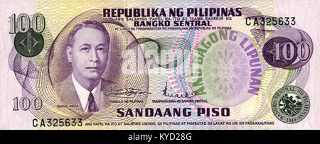 La banconota filippina della ₱versione del 100 ABL mostra simboli nazionali e storici sul suo lato opposto. Rappresenta una parte del moderno disegno valutario filippino, incorporando caratteristiche di sicurezza ed elementi culturali significativi per l'identità della nazione. Foto Stock