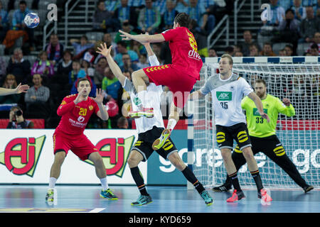 Zagabria, Croazia. Il 13 gennaio, 2018. Campionati Europei negli uomini la pallamano, EHF EURO 2018 gruppo C match Germania - Montenegro 32:19. In azione Vladan LIPOVINA (93) Credito: Dario Vuksanovic/Alamy Live News Foto Stock