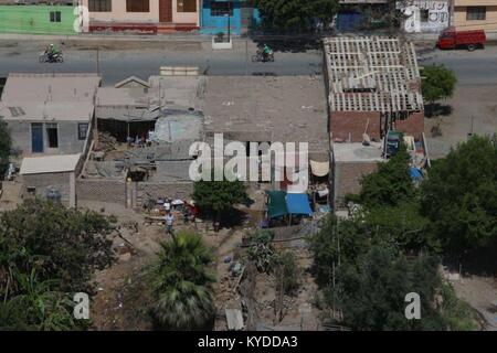 Arequipa, Perù. 15 gennaio, 2018. Foto scattata a gennaio 14, 2018 mostra edifici interessati in un terremoto in Arequipa, Perù. Il 6,8-grandezza terremoto che ha colpito il Perù domenica mattina ha ucciso due persone, secondo il Perù la difesa civile Istituto. Credito: Presidenza/andina) (ma) (FNC/Xinhua/Alamy Live News Foto Stock