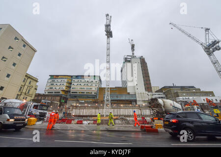 Brighton, Regno Unito. 15 gennaio, 2018. Lavori di costruzione continua sul £485 milioni di progetto di riqualificazione presso il Royal Sussex County Hospital di Brighton . Il progetto è stato finanziato con fondi pubblici non utilizza il finanziamento privato ed è dovuta essere completato nel 2023 Credit: Simon Dack/Alamy Live News Foto Stock