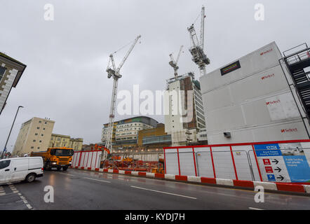 Brighton, Regno Unito. 15 gennaio, 2018. Lavori di costruzione continua sul £485 milioni di progetto di riqualificazione presso il Royal Sussex County Hospital di Brighton . Il progetto è stato finanziato con fondi pubblici non utilizza il finanziamento privato ed è dovuta essere completato nel 2023 Credit: Simon Dack/Alamy Live News Foto Stock