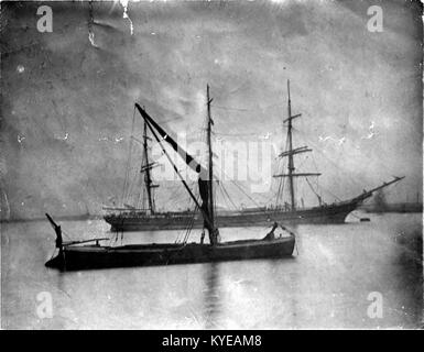 Unidentified tre-masted sailing vessel all'ancoraggio, Washington, ca 1900 (HESTER 384) Foto Stock