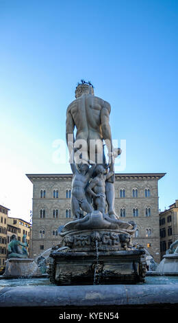 Firenze-DICEMBRE 7:la fontana del Nettuno ( dal retro) in piazza della Signoria,Firenze,su dicembre 7,2008. Foto Stock