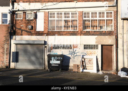 Lato posteriore di negozi a Newcastle upon Tyne Foto Stock