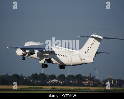 EI-RJI Cityjet British Aerospace Avro RJ85 cnE2346 decollo da Schiphol (AMS - EHAM), Paesi Bassi pic3 Foto Stock