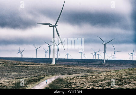 Vista di turbine eoliche a Whitelee per centrali eoliche in East Renfrewshire azionato da Scottish Power, Scotland, Regno Unito Foto Stock