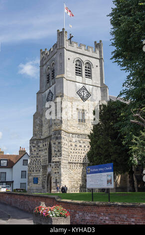 Chiesa dell'abbazia di Waltham da Highbridge Street, Waltham Abbey Essex, Inghilterra, Regno Unito Foto Stock