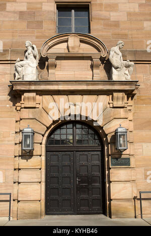 Ingresso al palazzo di giustizia in cui i processi di Norimberga sono state tenute a Norimberga, Germania. Il Tribunale ha tenuto la post-guerra delle sperimentazioni di nazisti per crimini di guerra Foto Stock