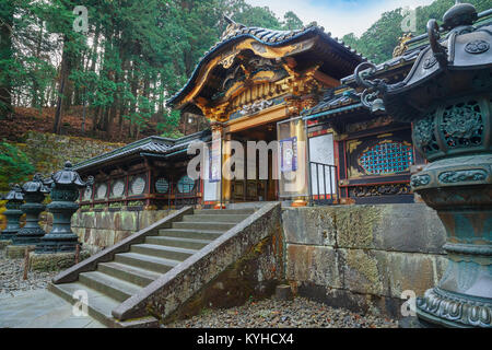 Taiyuinbyo - il mausoleo di Shogun Tokugawa Iemitsu NIKKO, Giappone - 17 novembre 2015: Taiyuinbyo - il mausoleo di Shogun Tokugawa Iemitsu, gr Foto Stock