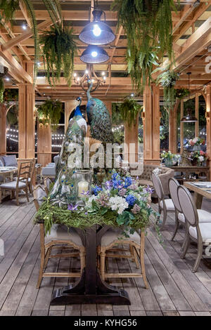 Boutique ristorante interno. Thailandia del sud-est asiatico. Fodera argento, Pattaya Foto Stock