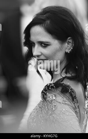 CANNES - 27 Maggio 2017: ( Immagine Altered digitalmente a monocromatica ) Eva Green assiste basato su una storia vera premiere durante l'annuale Festival del Cinema di Cannes al Palais des Festivals Foto Stock