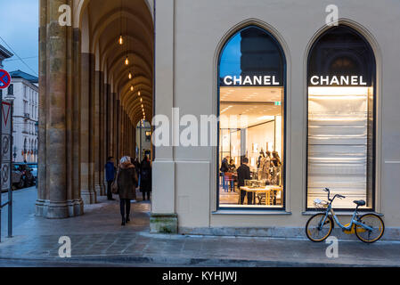 Chanel Shop in Maximilianstraße, München, Germania Foto Stock