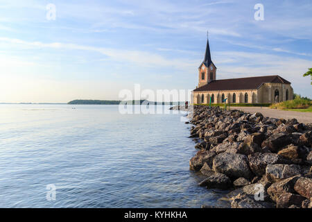 Francia, Haute-Marne (52), Éclaron-Braucourt-Sainte-Livière, lac du Der-Chantecoq, Braucourt, Presqu'île de Champaubert, Église de Champaubert vestigia Foto Stock