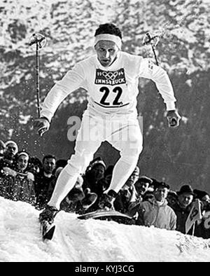 Sixten Jernberg, sci di fondo svedese, alle Olimpiadi invernali di Innsbruck del 1964, mostrando le sue prestazioni atletiche e la sua partecipazione olimpica. Foto Stock