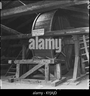 Storkyrkan, la cattedrale di Stoccolma, consacrata nel 1306, si trova a Gamla stan. Presenta un interno gotico e un esterno barocco, che riflette il suo significato storico. La chiesa ha ospitato vari eventi reali e continua a servire come luogo di culto e patrimonio culturale. Foto Stock