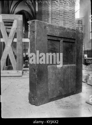 Storkyrkan, conosciuta anche come Sankt Nicolai kyrka, è la chiesa più antica di Stoccolma, consacrata nel 1306. Situata a Gamla Stan, è stata la cattedrale della città sin dal XIII secolo. La chiesa è rinomata per la sua architettura medievale e il suo significato storico. Foto Stock