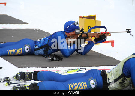 Kentucky guardie unire più di 150 concorrenti provenienti da 24 membri per il quarantesimo annuale National Guard campionati di Biathlon a Camp Ethan Allen Sito di formazione di Gerico, Vt., marzo 1-5, 2015. (U.S. Esercito nazionale Guard photo by Staff Sgt. Scott Raymond) Foto Stock