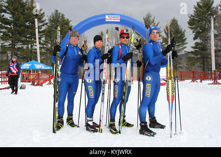 Kentucky guardie unire più di 150 concorrenti provenienti da 24 membri per il quarantesimo annuale National Guard campionati di Biathlon a Camp Ethan Allen Sito di formazione di Gerico, Vt., marzo 1-5, 2015. (U.S. Esercito nazionale Guard photo by Staff Sgt. Scott Raymond) Foto Stock