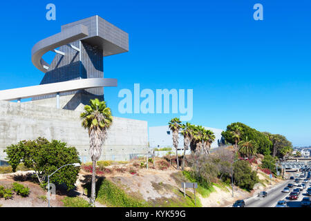 LOS ANGELES-Aug 5:la High School per le Arti Visuali e a Los Angeles il 5 agosto 2012.Il grassetto $232 milioni di design è stato uno dei costli Foto Stock