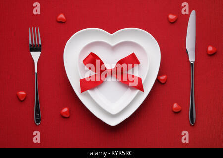 Tabella romantica impostazione per il giorno di San Valentino Foto Stock