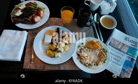 Hilton Hotel ristorante di bordo sontuosità Epicure sontuosa colazione gourmet a buffet Smorgasbord tutto quello che potete mangiare pasti raffinati Pattaya Thailandia Foto Stock