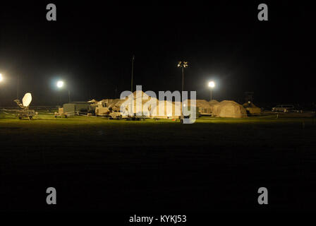 I soldati del Kentucky la Guardia Nazionale di Teatro 63a Brigata Aerea partecipa in esercizio risposta vibrante presso le aree di formazione nel sud indiana, luglio 2013. (U.S. Esercito nazionale Guard foto di Capt. Daniel VanHorn) Foto Stock