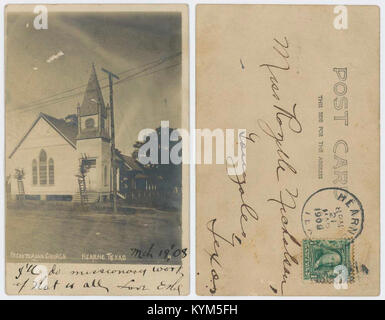Un'immagine storica della chiesa presbiteriana di Hearne, Texas, catturata come parte della Cook Collection, che mette in evidenza le sue caratteristiche architettoniche e il suo ruolo nella comunità. Foto Stock