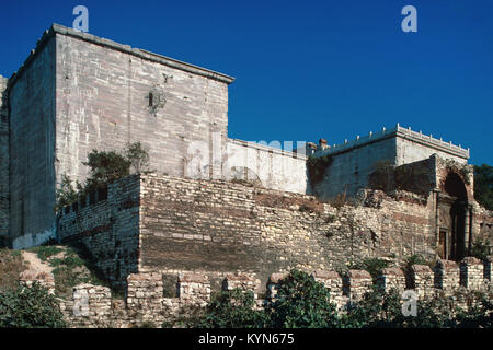 Il Golden Gate, Costantinopoli e Yedikule fortezza, o la fortezza delle sette torri, nella terra Theodosian pareti, Istanbul, Turchia Foto Stock